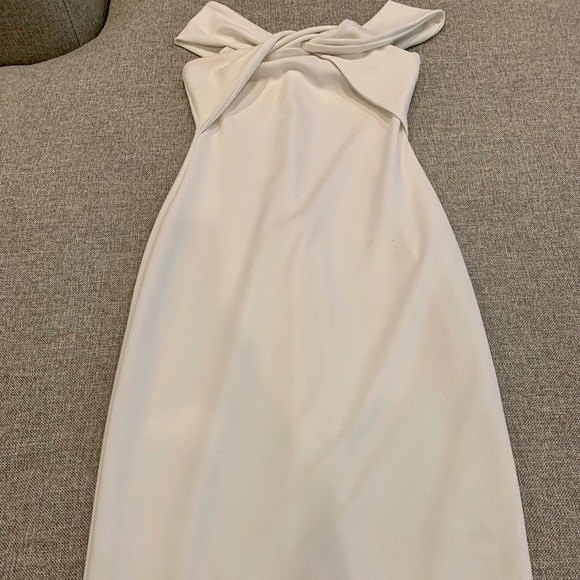 White Twist Front Off The Shoulder Dress - Picture 3 of 4